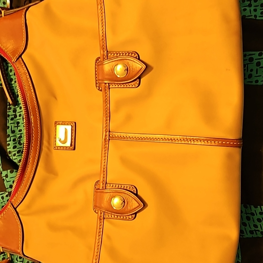 Dooney & Bourke